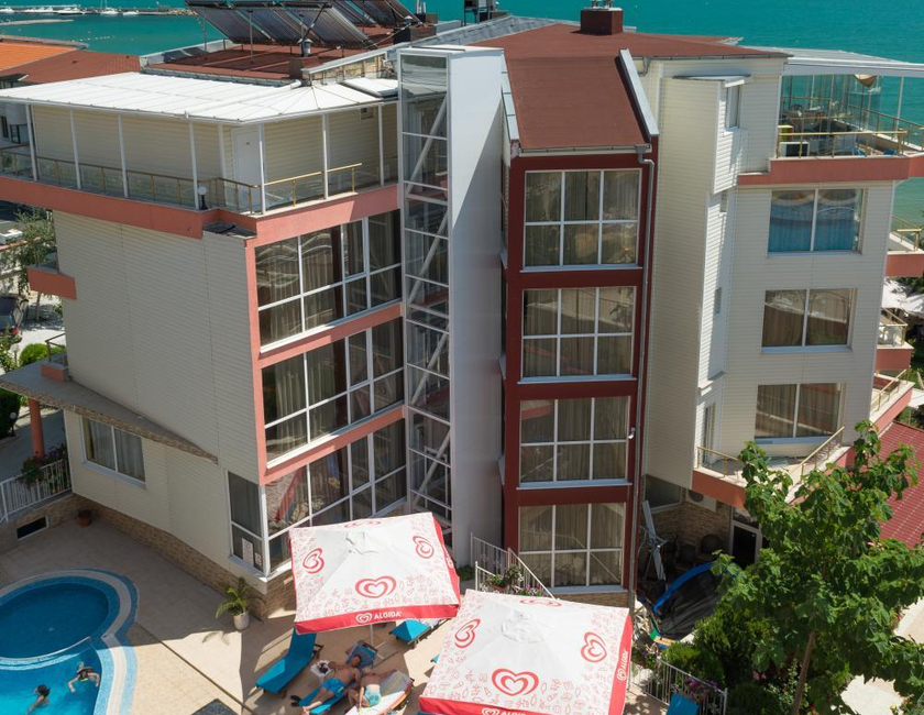 Imagen general del Hotel Iris Beach - Half Board. Foto 18