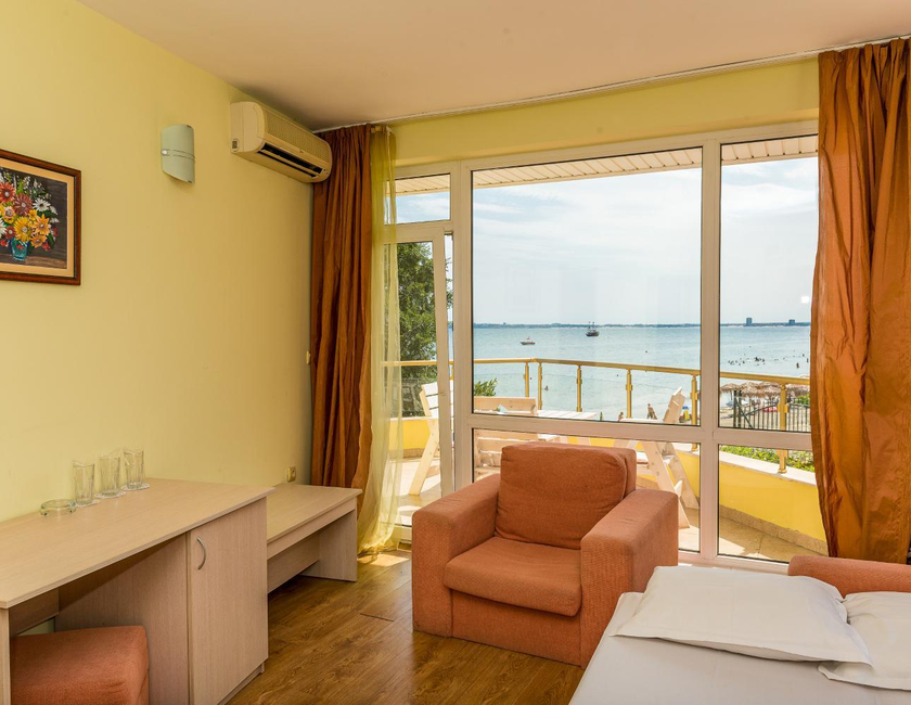 Imagen general del Hotel Iris Beach - Half Board. Foto 19