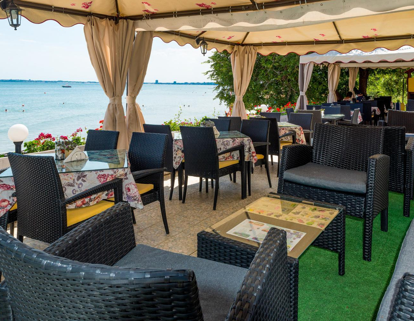 Imagen general del Hotel Iris Beach - Half Board. Foto 23
