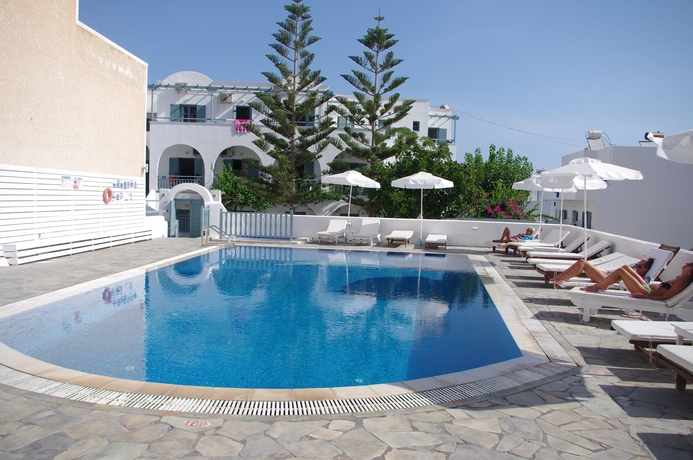 Imagen de la piscina del Hotel Iris Boutique. Foto 9