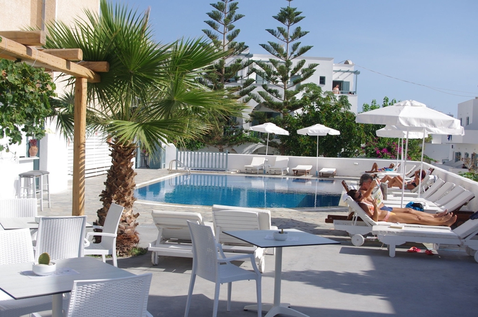 Imagen de la piscina del Hotel Iris Boutique. Foto 11