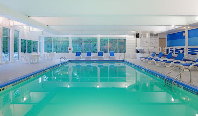 Imagen de la piscina del Hotel Iris Cape Cod. Foto 18