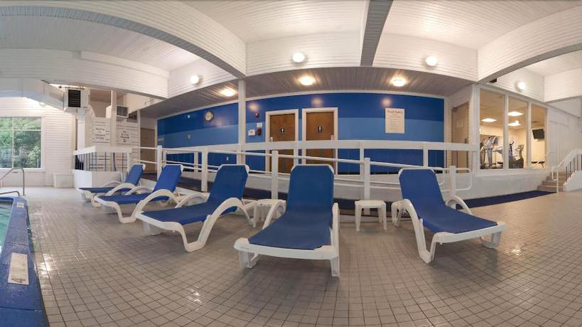 Imagen de la piscina del Hotel Iris Cape Cod. Foto 20