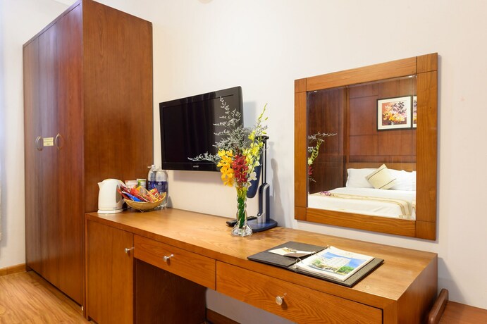 Imagen de la habitación del Hotel Iris, Danang. Foto 28