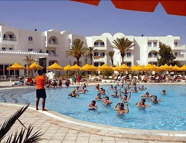 Imagen de la piscina del Hotel Iris Djerba and Thalasso. Foto 15