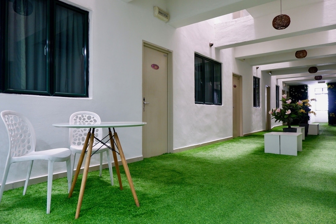 Imagen de los interiores del Hotel Iris Garden. Foto 16