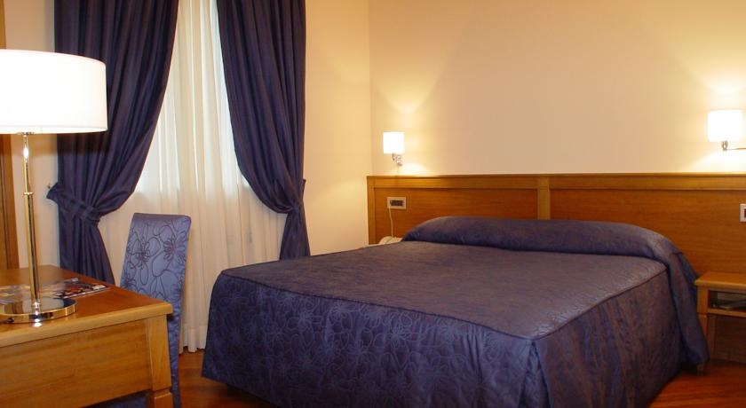 Imagen de la habitación del Hotel Iris, Génova. Foto 5