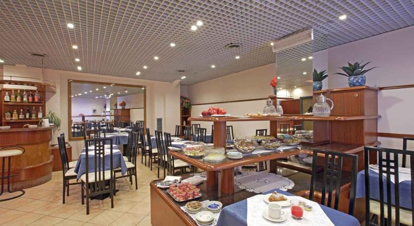 Imagen del bar/restaurante del Hotel Iris, Génova. Foto 2