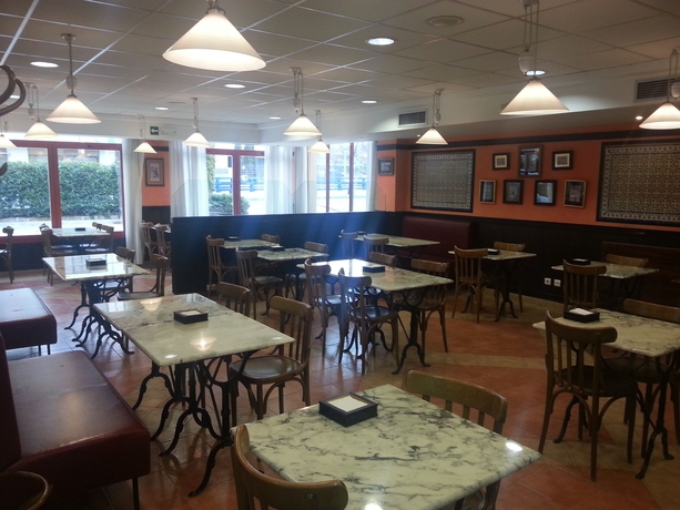 Imagen del bar/restaurante del Hotel Iris Guadalajara. Foto 3