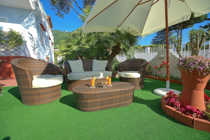 Imagen de los exteriores del Hotel Iris, Ischia. Foto 12