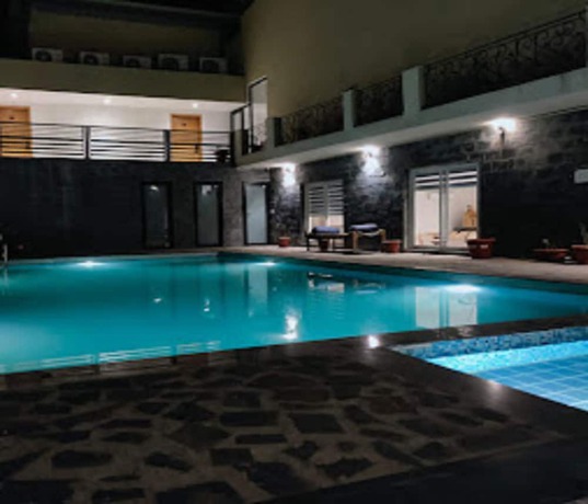 Imagen de la piscina del Hotel Iris Lite Corbett. Foto 9