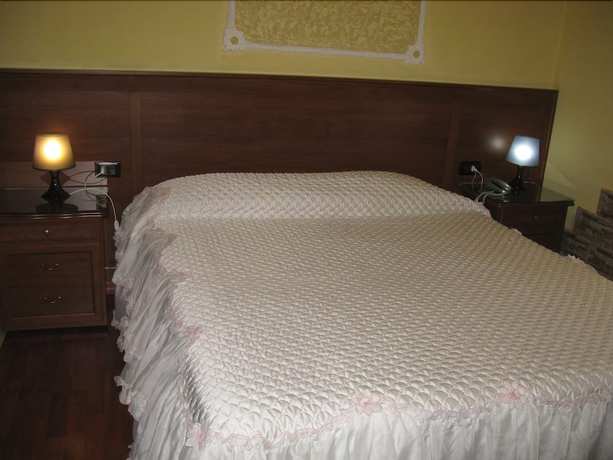 Imagen de la habitación del Hotel Iris, N&aacute;poles. Foto 3
