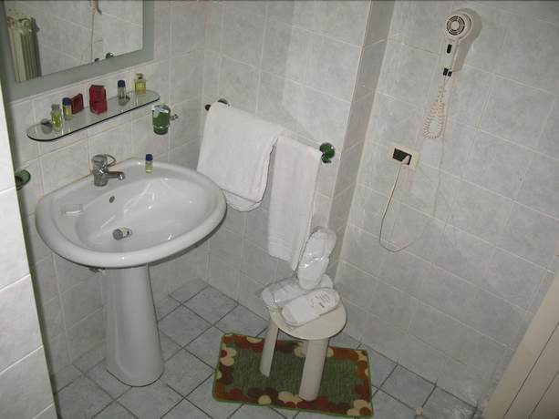 Imagen de la habitación del Hotel Iris, N&aacute;poles. Foto 10