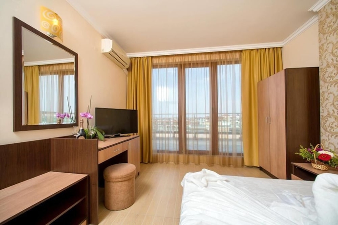 Imagen de la habitación del Hotel Iris, Nessebar. Foto 11