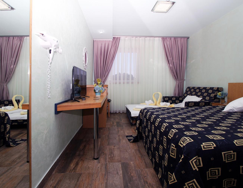 Imagen general del Hotel Iris, Oradea. Foto 4