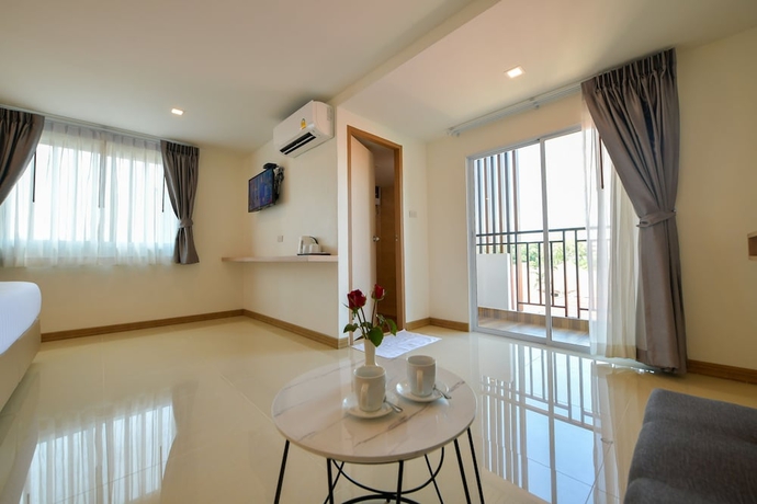 Imagen de la habitación del Hotel Iris Palace. Foto 8