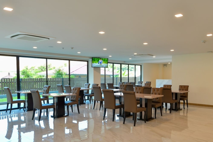 Imagen del bar/restaurante del Hotel Iris Palace. Foto 3