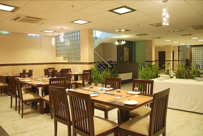 Imagen del bar/restaurante del Hotel Iris Park. Foto 3