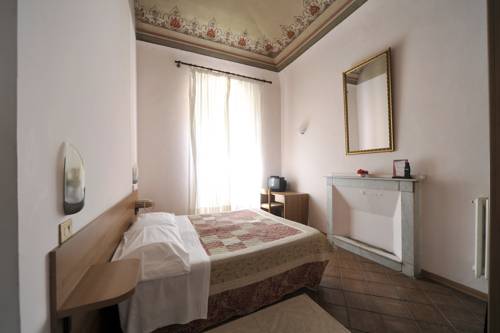 Imagen de la habitación del Hotel Iris, Perugia. Foto 7