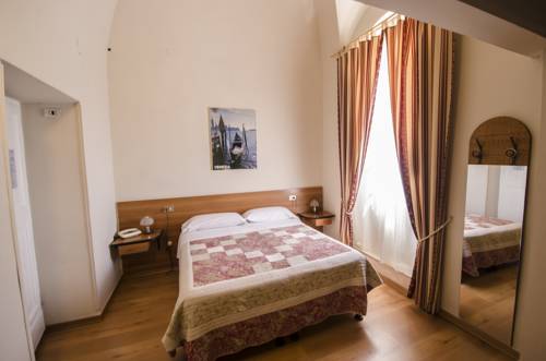 Imagen de la habitación del Hotel Iris, Perugia. Foto 8
