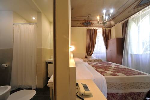 Imagen de la habitación del Hotel Iris, Perugia. Foto 13