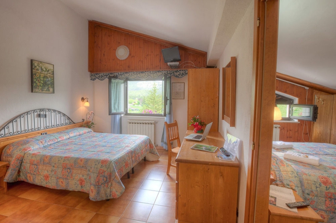 Imagen de la habitación del Hotel Iris, Pescasseroli. Foto 5