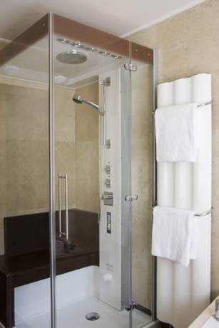 Imagen de la habitación del Hotel Iris Porsche and Restaurant. Foto 5