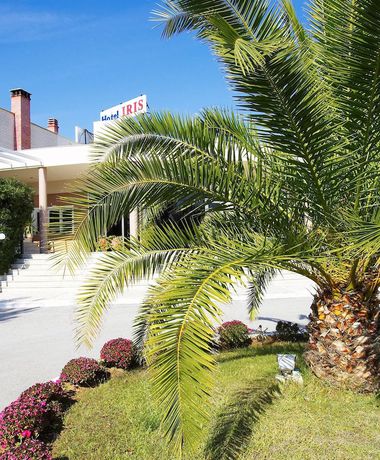 Imagen de los exteriores del Hotel Iris, Thermi. Foto 16