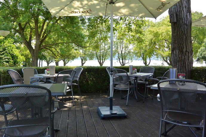 Imagen de los exteriores del Hotel Iris am See. Foto 17