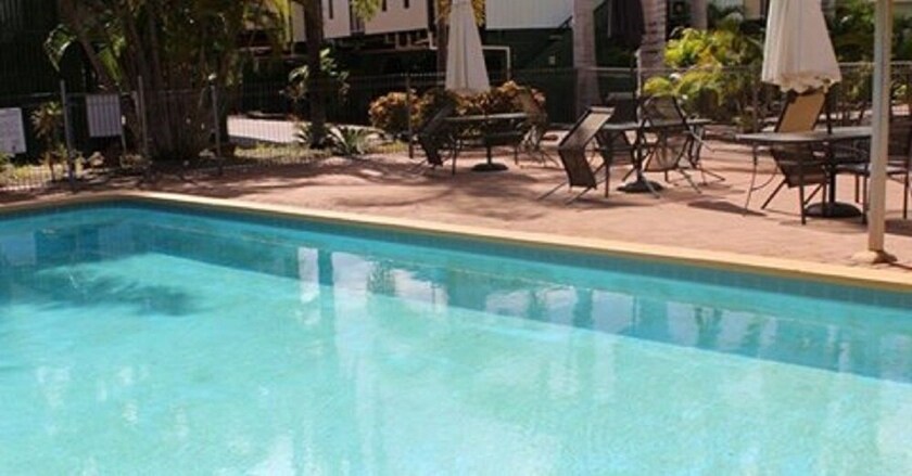Imagen de la piscina del Hotel Irish Club Accommodation. Foto 36