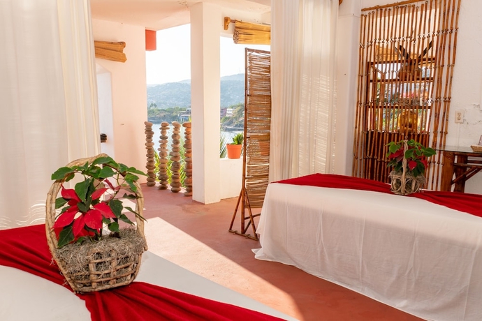 Imagen de la piscina del Hotel Irma. Foto 19