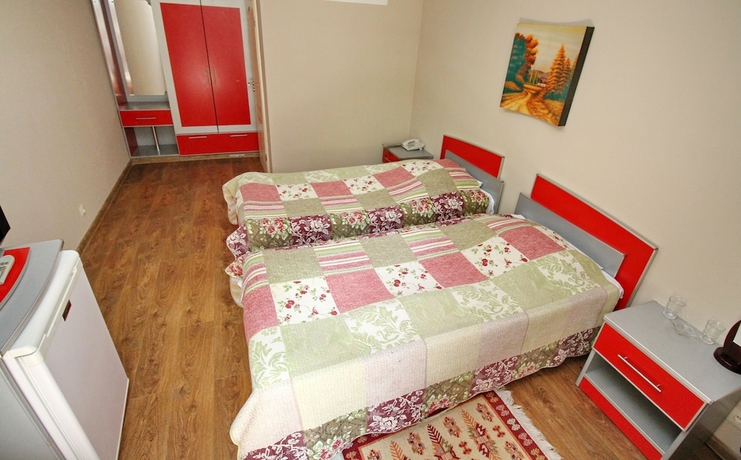 Imagen de la habitación del Hotel Irmeni. Foto 8