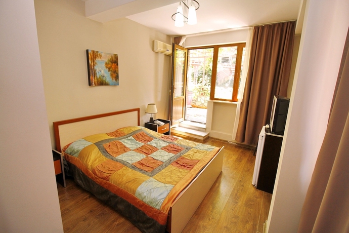 Imagen de la habitación del Hotel Irmeni. Foto 9