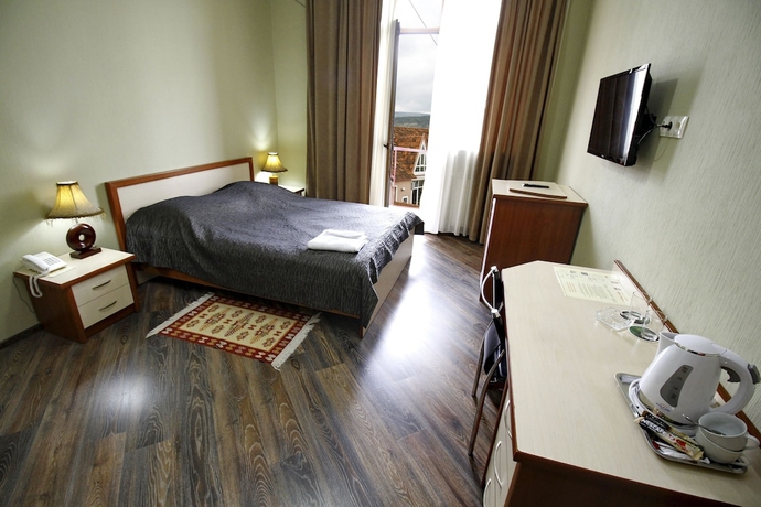 Imagen de la habitación del Hotel Irmeni. Foto 15