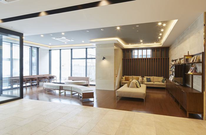 Imagen de los interiores del Hotel Iroha Grand. Foto 18