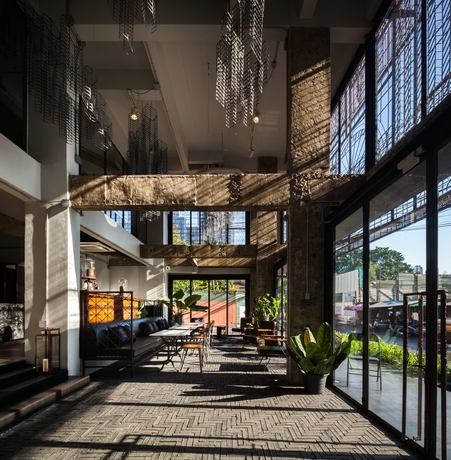 Imagen de los interiores del Hotel Ir-on. Foto 17