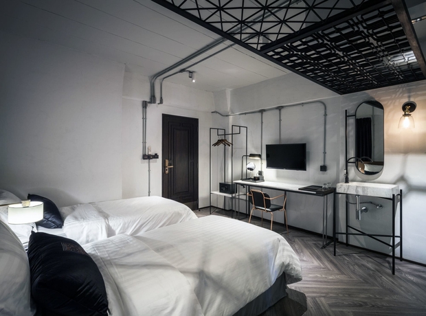 Imagen de la habitación del Hotel Ir-on. Foto 15
