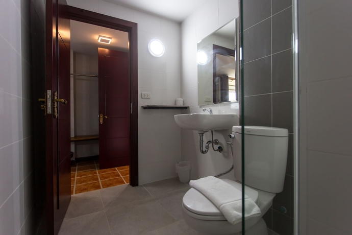 Imagen de la habitación del Hotel Iron Resortandhotel. Foto 15