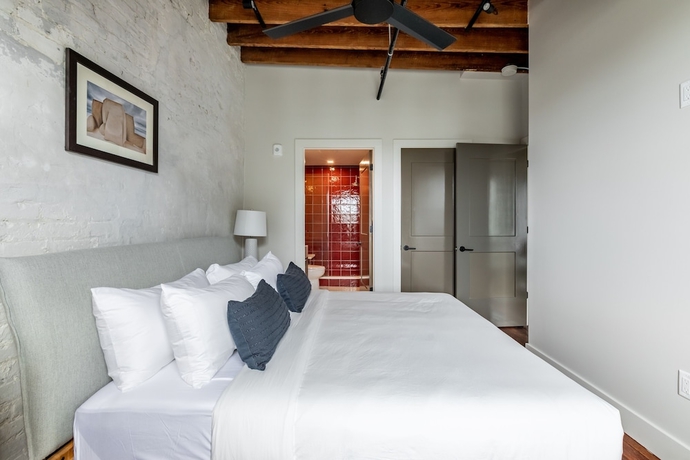 Imagen de la habitación del Hotel Ironworks Condos. Foto 17