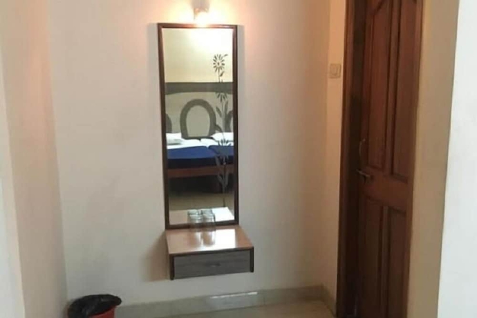 Imagen de la habitación del Hotel Iroomz Amrutha Residency. Foto 14