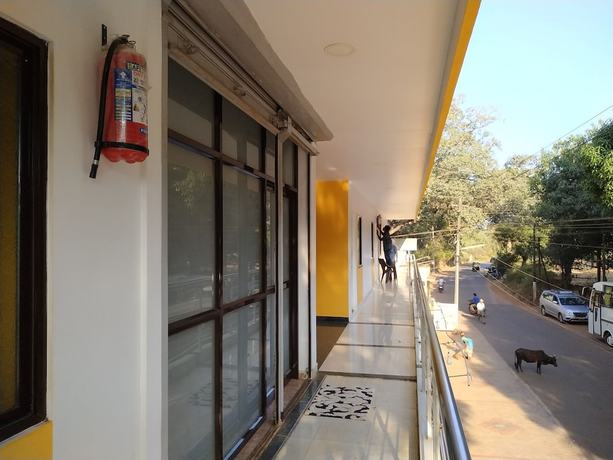 Imagen de los exteriores del Hotel Iroomz Gananjaya - Hostel. Foto 16