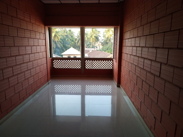 Imagen de los interiores del Hotel Iroomz Savitri Guest House. Foto 16