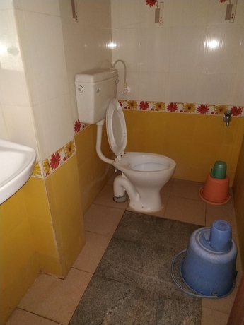 Imagen de la habitación del Hotel Iroomz Savitri Guest House. Foto 10