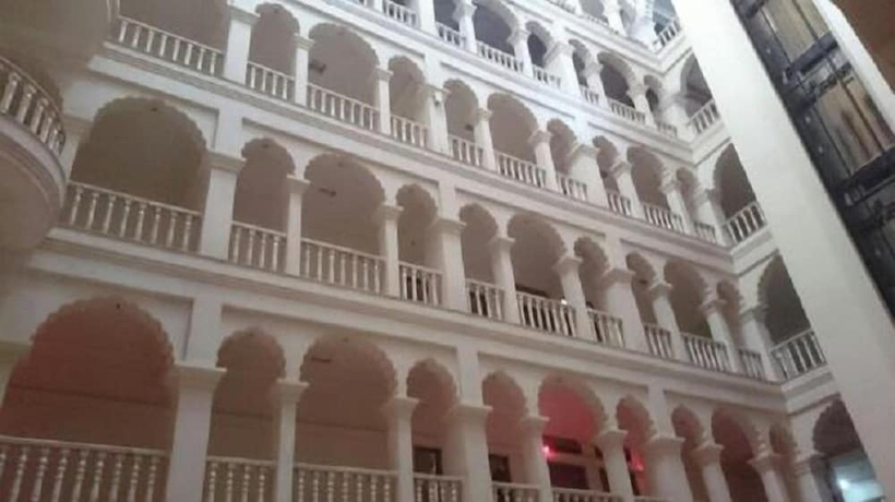 Imagen de los interiores del Hotel Iroomz Shanbhag Towers International. Foto 16
