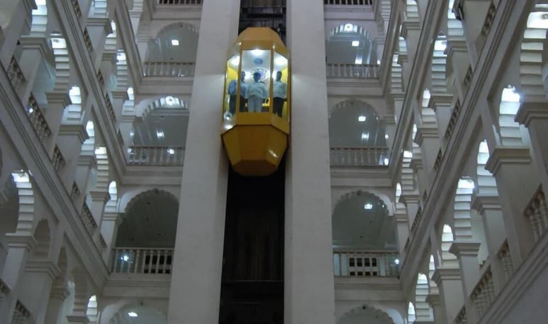 Imagen de los interiores del Hotel Iroomz Shanbhag Towers International. Foto 19