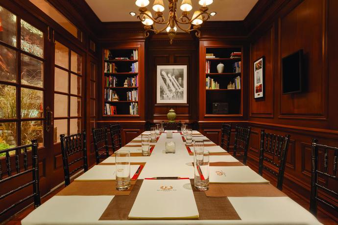 Imagen de los interiores del Hotel Iroquois. Foto 11