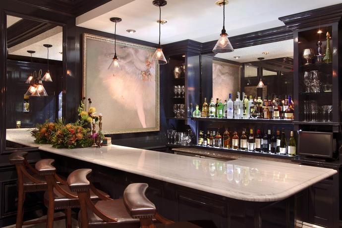 Imagen del bar/restaurante del Hotel Iroquois. Foto 3