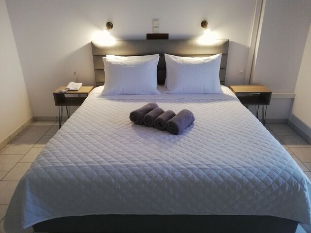 Imagen de la habitación del Hotel Iro\'s Residence. Foto 19