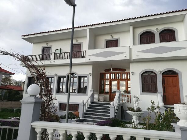 Imagen general del Hotel Iro\'s Residence. Foto 6