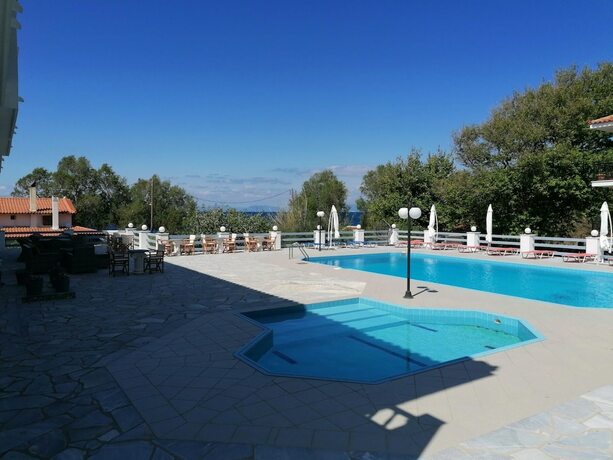 Imagen general del Hotel Iro\'s Residence. Foto 8